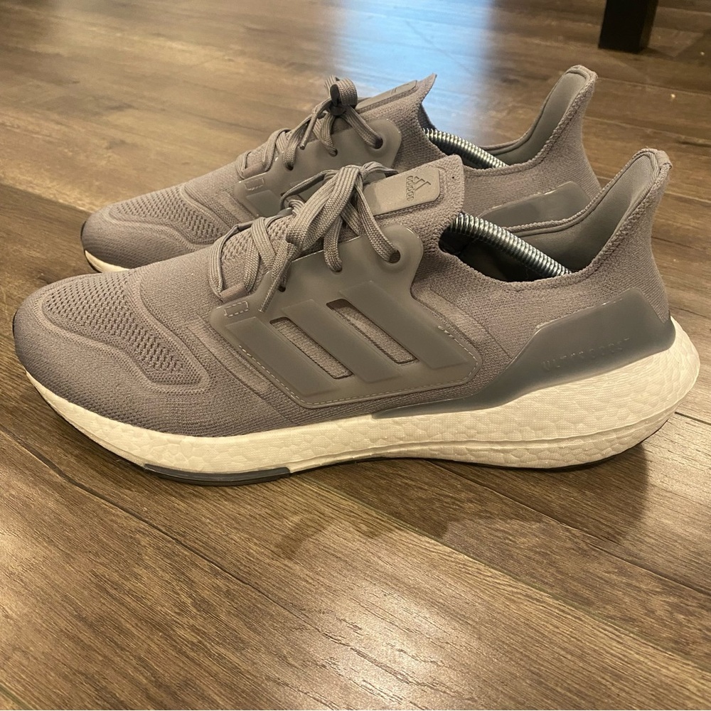 Adidas Men's Gray Sneakers